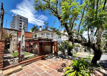 Casa Comercial para alugar com 156m² no bairro Rio Branco em Porto Alegre