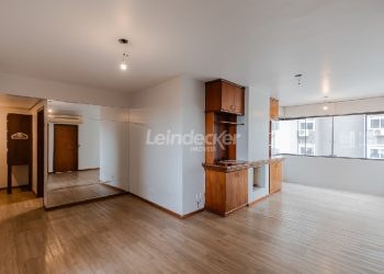 Apartamento para alugar com 145m², 3 dormitórios, 2 vagas no bairro Rio Branco em Porto Alegre