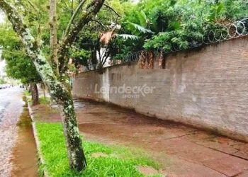 Terreno para alugar com 1.210m² no bairro Cristal em Porto Alegre