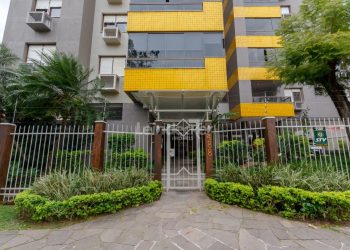Apartamento à venda com 98m², 3 dormitórios, 1 suíte, 1 vaga no bairro Menino Deus em Porto Alegre