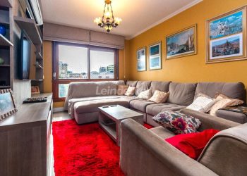 Apartamento à venda com 117m², 3 dormitórios, 1 suíte, 1 vaga no bairro Menino Deus em Porto Alegre