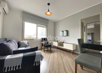 Apartamento à venda com 42m², 1 dormitório, 1 vaga no bairro Santana em Porto Alegre