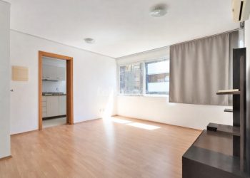 Apartamento à venda com 46m², 1 dormitório, 2 vagas no bairro Moinhos de Vento em Porto Alegre