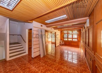 Casa comercial à venda com 258m², 2 vagas no bairro Rio Branco em Porto Alegre
