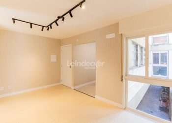 Apartamento à venda com 55m², 2 dormitórios, 1 vaga no bairro Bom Fim em Porto Alegre
